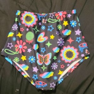 rave hot shorts